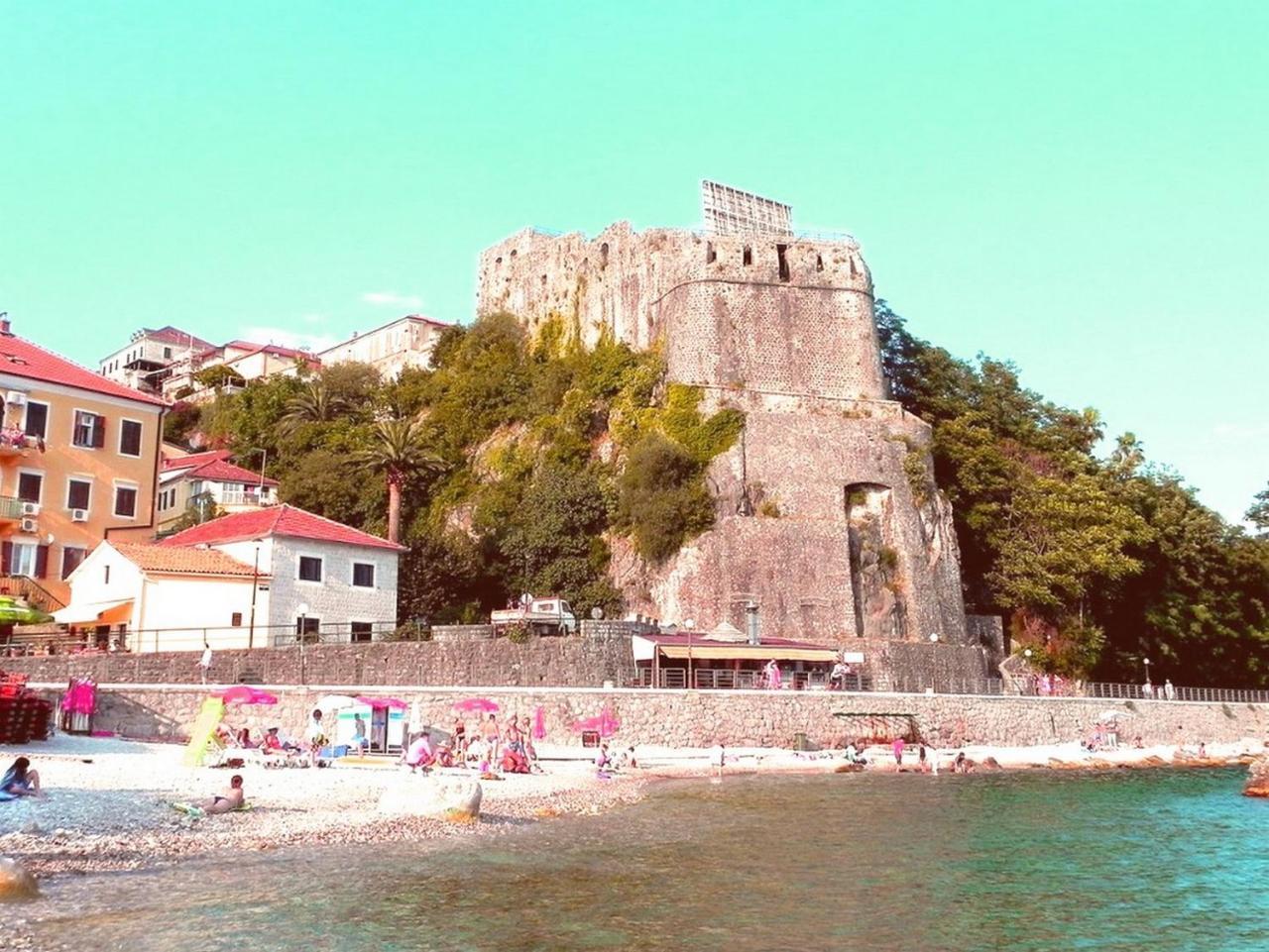 Apartments Lux Milano, Savina,Herceg-Novi Herceg Novi Bagian luar foto