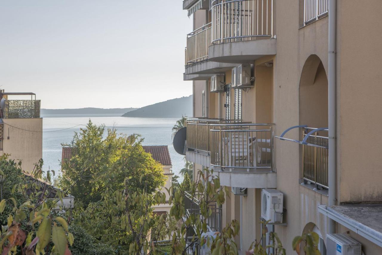 Apartments Lux Milano, Savina,Herceg-Novi Herceg Novi Bagian luar foto