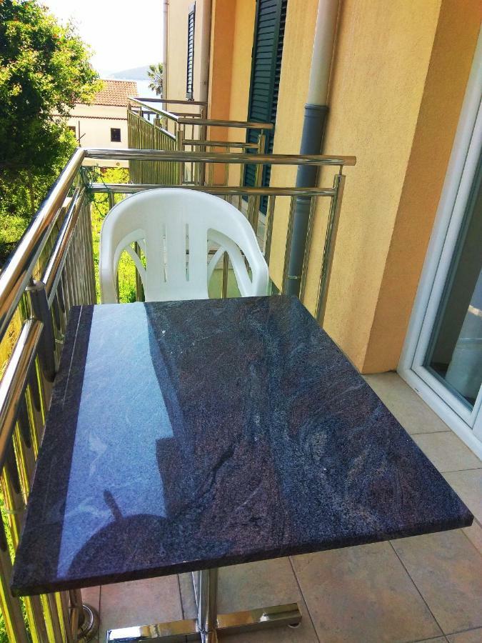 Apartments Lux Milano, Savina,Herceg-Novi Herceg Novi Bagian luar foto
